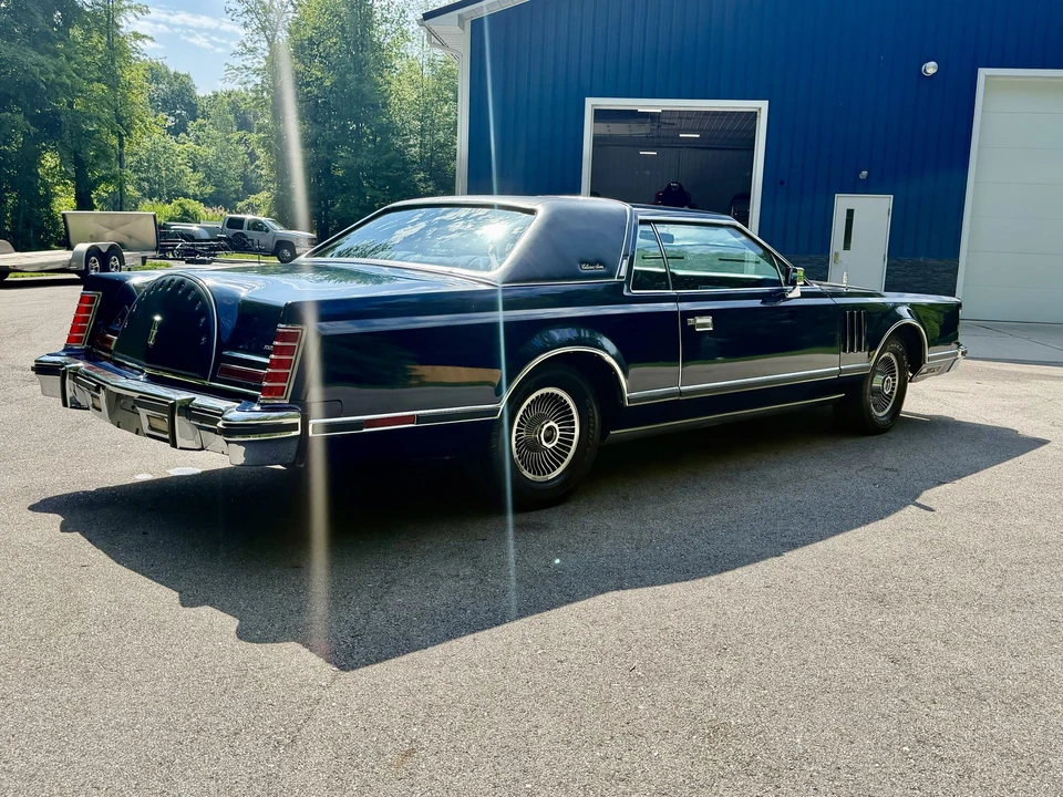 1979 Lincoln Continental 5th Gen - Image 9 of 31