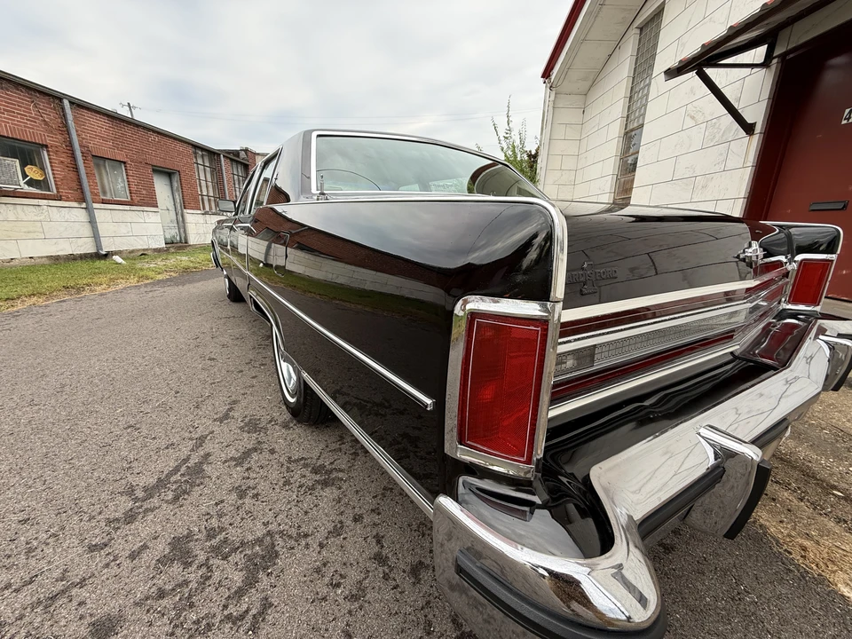 1979 Lincoln Continental 5th Gen - Image 7 of 31