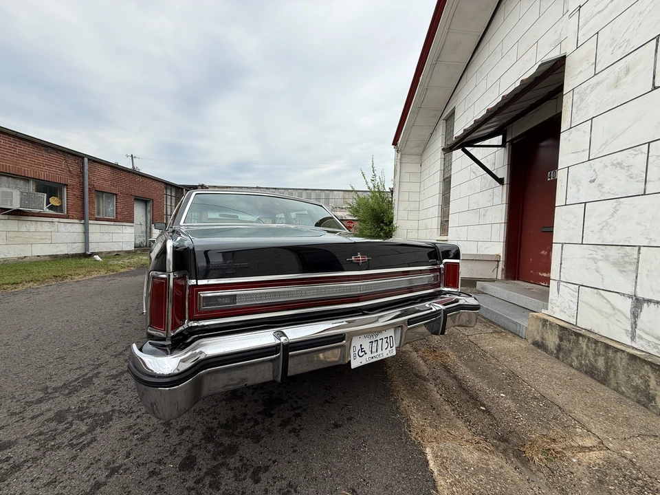1979 Lincoln Continental 5th Gen - Image 9 of 31