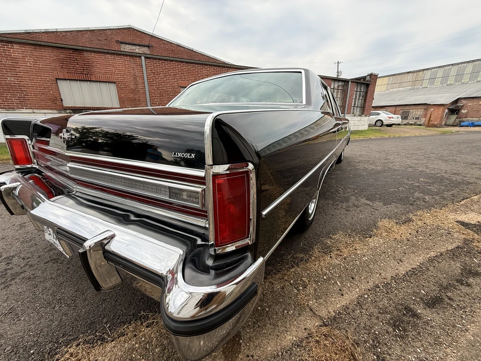 1979 Lincoln Continental 5th Gen - Image 11 of 31