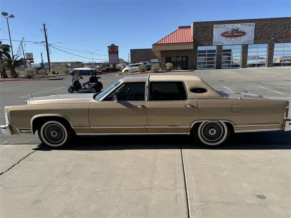 1979 Lincoln Continental 5th Gen - Image 9 of 31