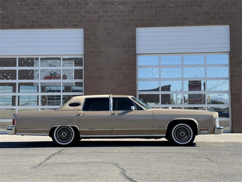 1979 Lincoln Continental 5th Gen - Image 3 of 31