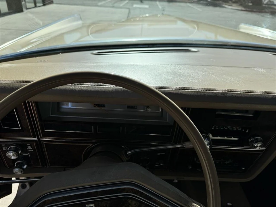1979 Lincoln Continental 5th Gen - Image 17 of 31