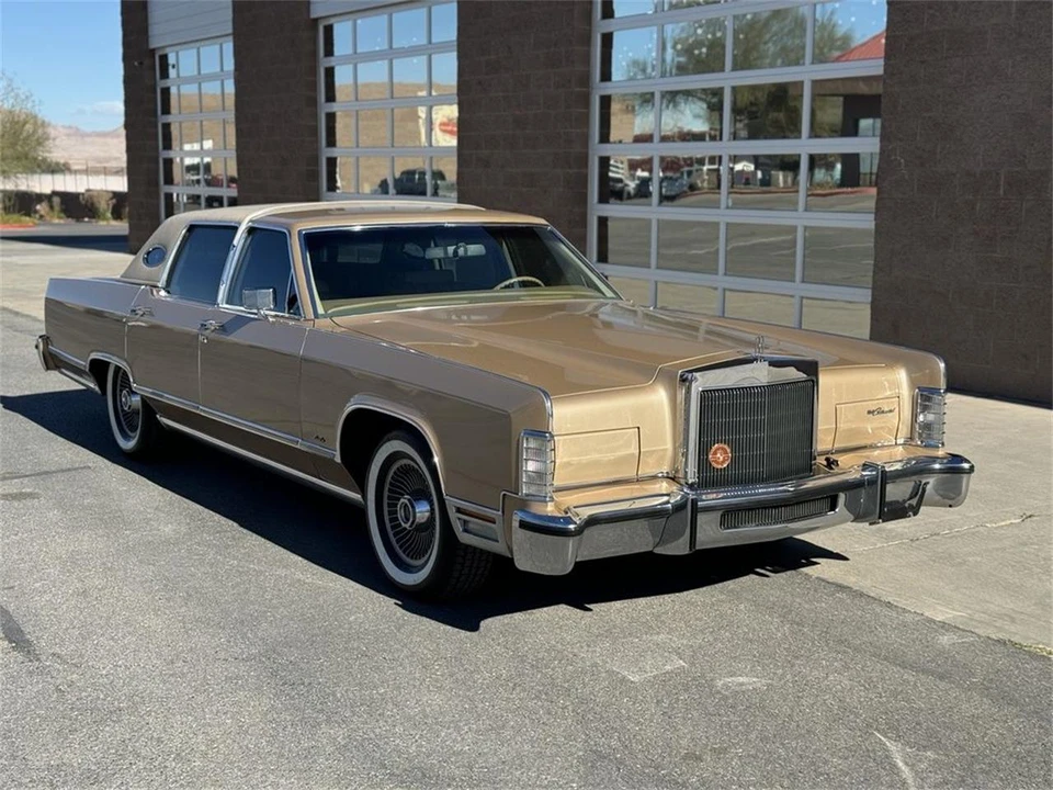 1979 Lincoln Continental 5th Gen - Image 2 of 31