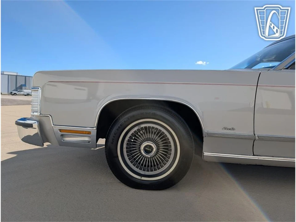 1979 Lincoln Continental 5th Gen - Image 27 of 31