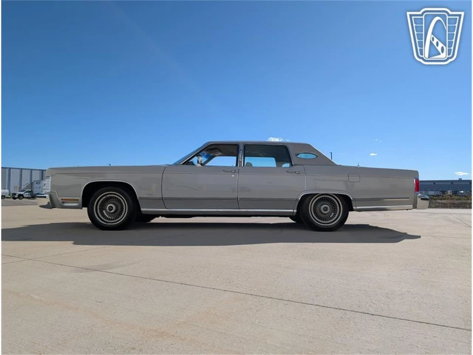 1979 Lincoln Continental 5th Gen - Image 7 of 31