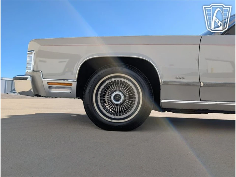 1979 Lincoln Continental 5th Gen - Image 28 of 31