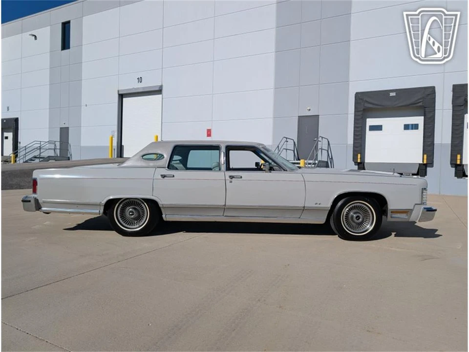 1979 Lincoln Continental 5th Gen - Image 18 of 31