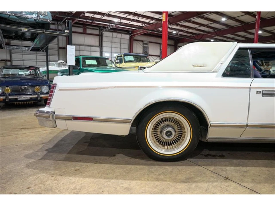 1979 Lincoln Continental 5th Gen - Image 9 of 31