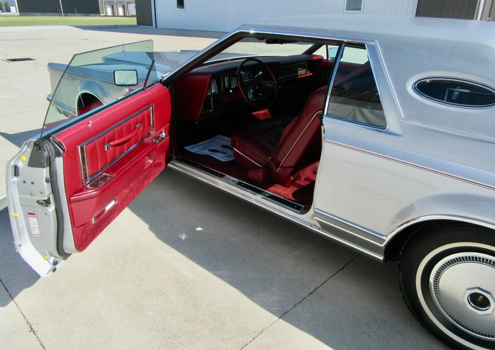 1979 Lincoln Continental 5th Gen - Image 2 of 21