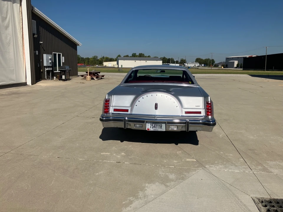 1979 Lincoln Continental 5th Gen - Image 14 of 21