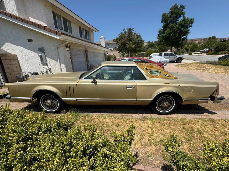 1979 Lincoln Continental 5th Gen - Image 9 of 31