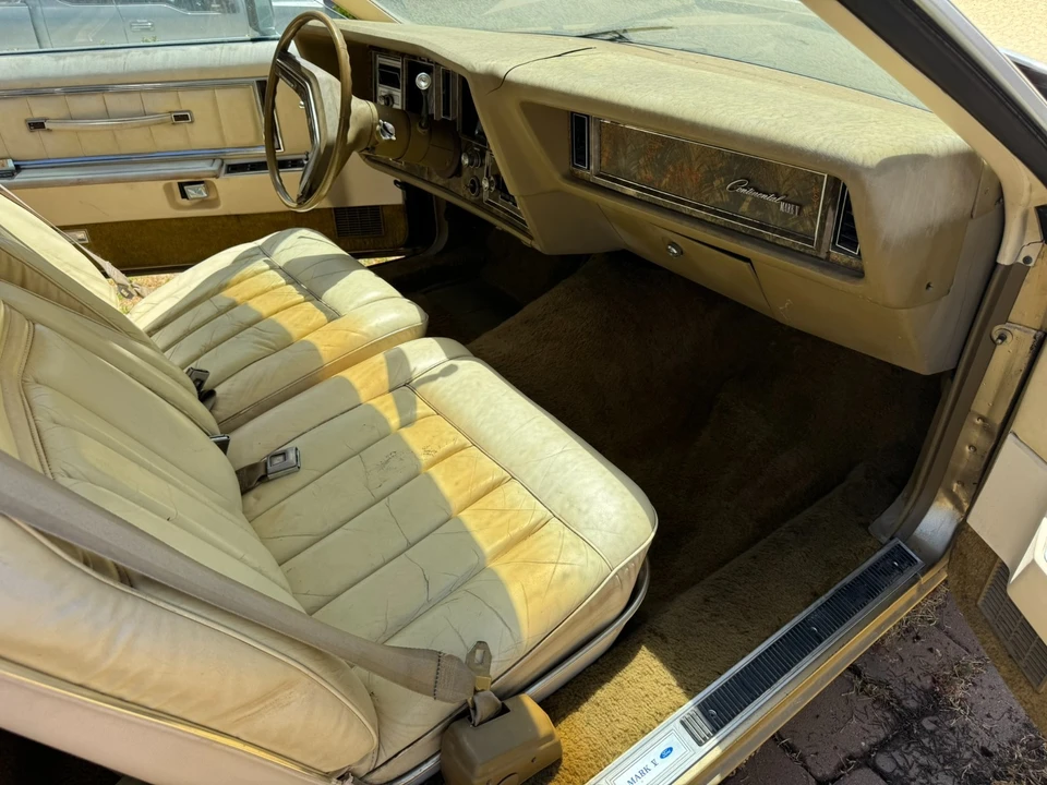 1979 Lincoln Continental 5th Gen - Image 15 of 31
