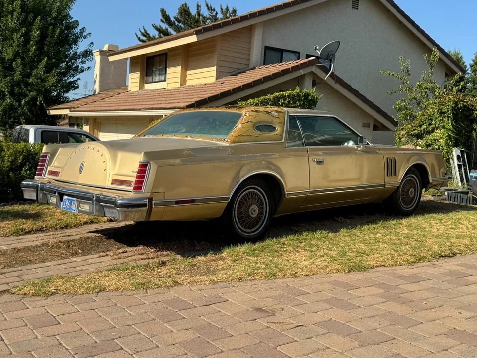 1979 Lincoln Continental 5th Gen - Image 2 of 31