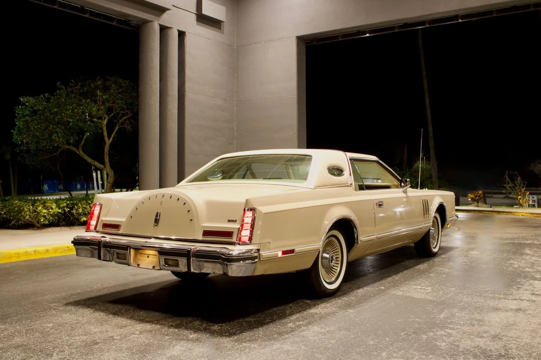 1979 Lincoln Continental 5th Gen - Image 5 of 21