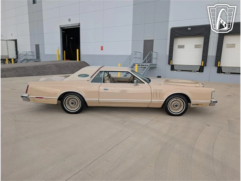 1979 Lincoln Continental 5th Gen - Image 17 of 31