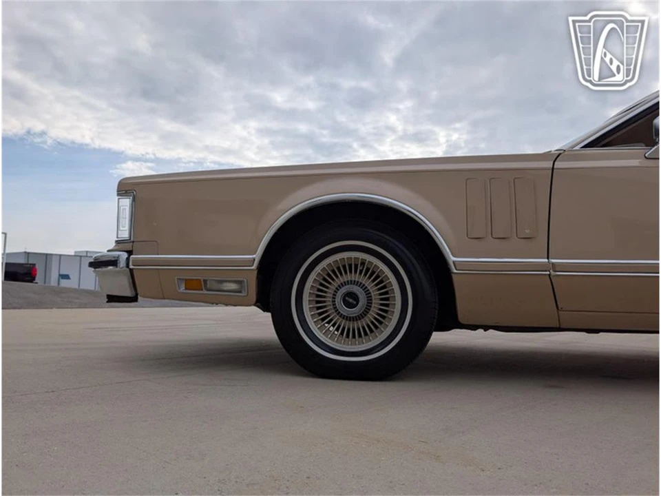 1979 Lincoln Continental 5th Gen - Image 28 of 31
