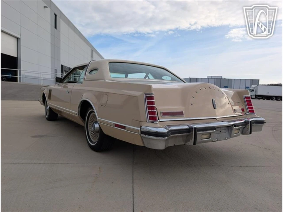 1979 Lincoln Continental 5th Gen - Image 9 of 31