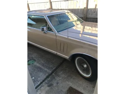 1979 Lincoln Continental Custom Pearl