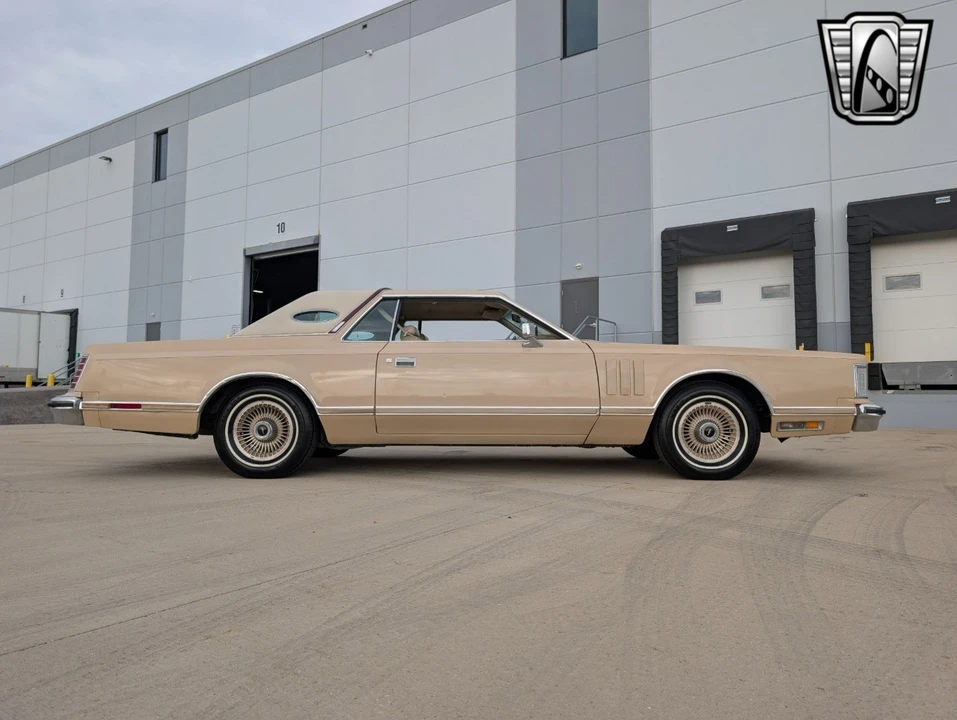 1979 Lincoln Continental 5th Gen - Image 9 of 12