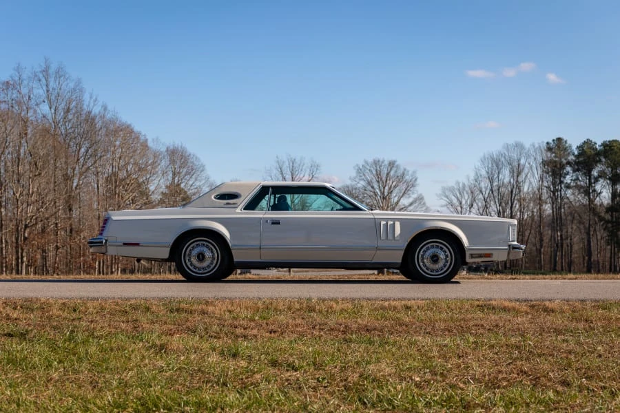 1979 Lincoln Continental 5th Gen - Image 2 of 29