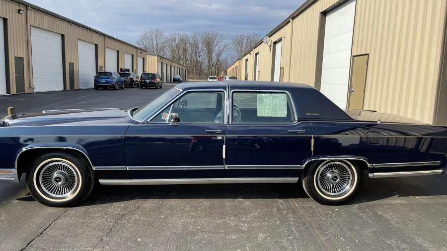 1979 Lincoln Continental 5th Gen - Image 12 of 14