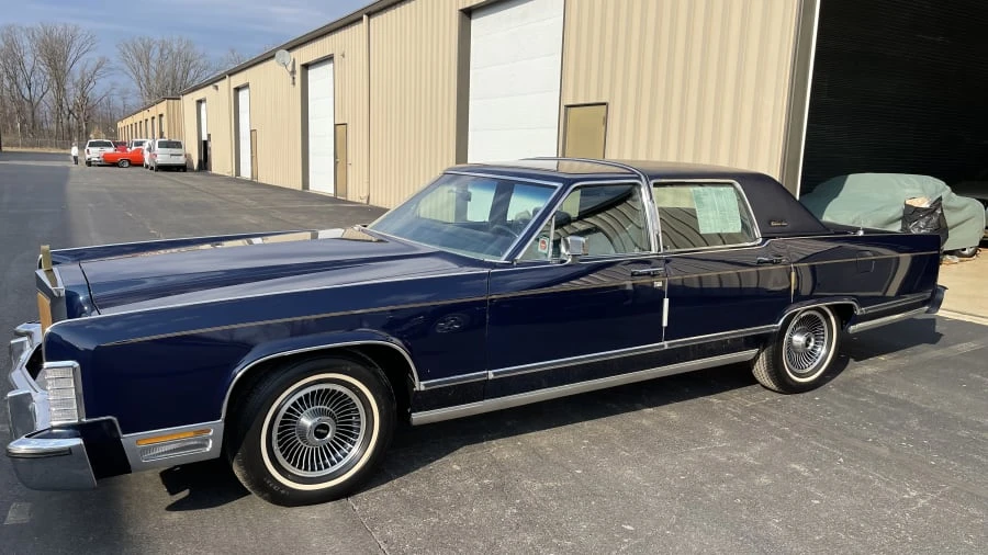 1979 Lincoln Continental 5th Gen - Image 13 of 14