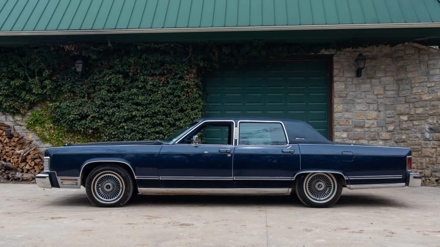 1979 Lincoln Continental 5th Gen - Image 2 of 11