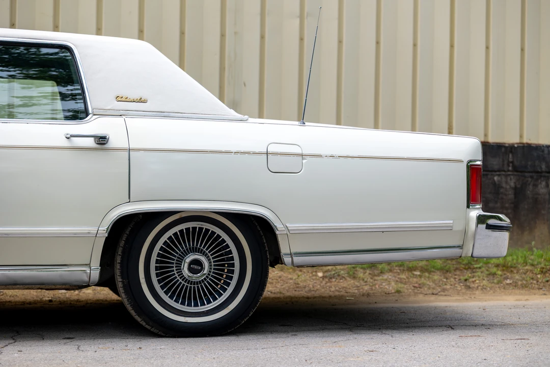 1979 Lincoln Continental 5th Gen - Image 15 of 31