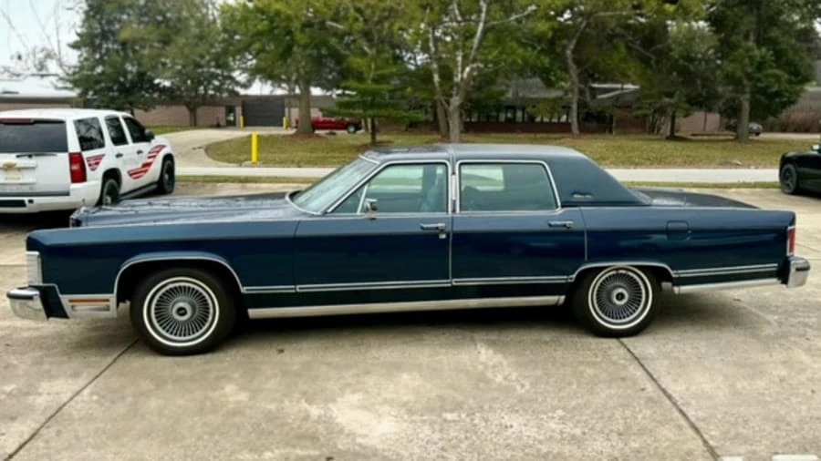 1979 Lincoln Continental 5th Gen - Image 2 of 31