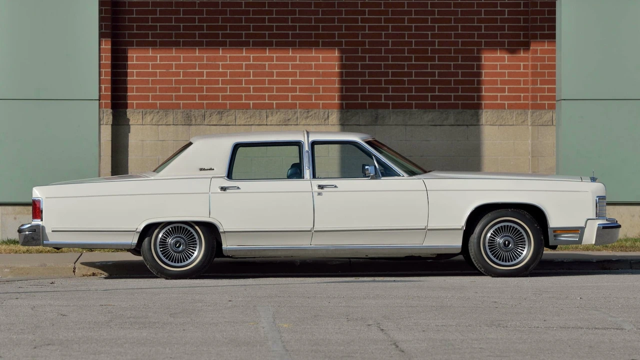1979 Lincoln Continental Mark V - Image 2 of 27