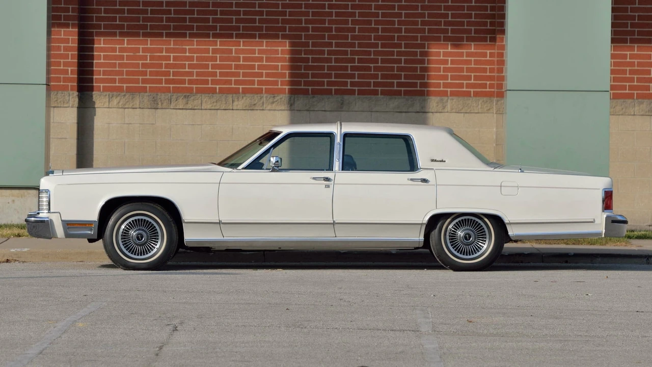 1979 Lincoln Continental Mark V - Image 8 of 27