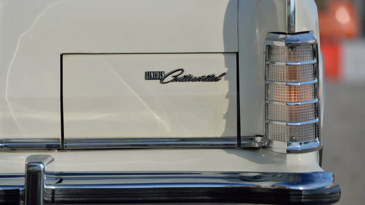 1979 Lincoln Continental Mark V - Image 10 of 27