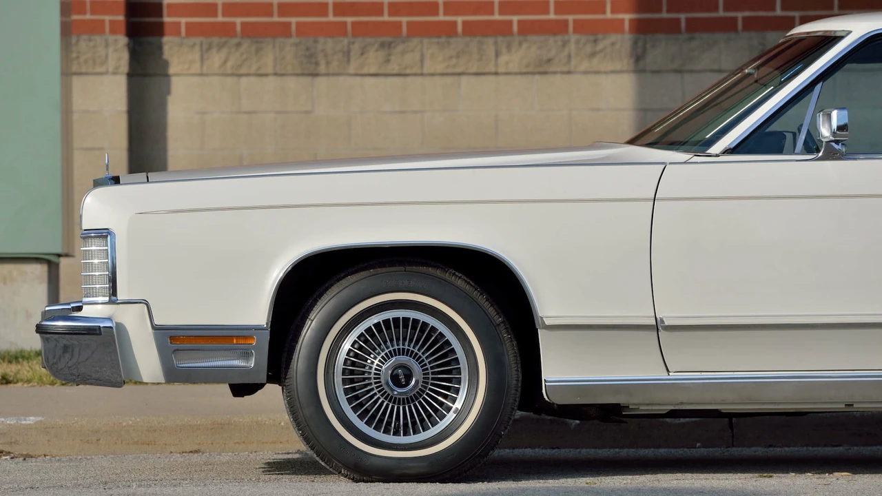 1979 Lincoln Continental Mark V - Image 19 of 27