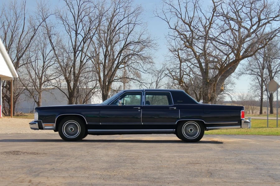 1979 Lincoln Continental 5th Gen - Image 17 of 31