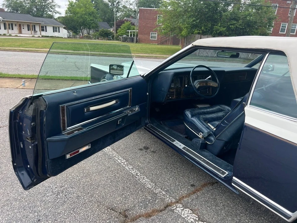 1979 Lincoln Continental Mark V - Image 12 of 20