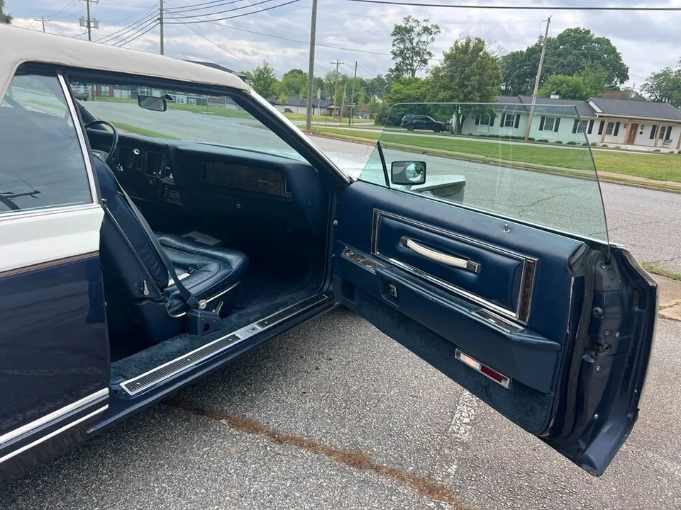1979 Lincoln Continental Mark V - Image 15 of 20