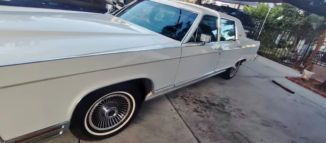 1979 Lincoln Continental Executive Sedan 4D
