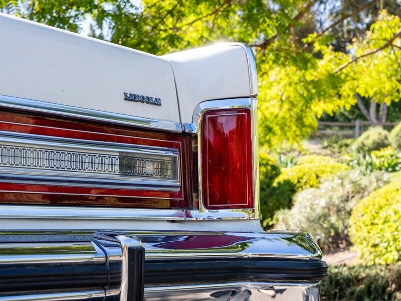 1979 Lincoln Continental 5th Gen - Image 15 of 21