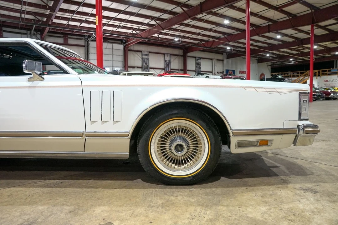 1979 Lincoln Continental Mark V - Image 6 of 10