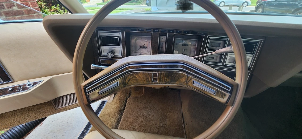 1979 Lincoln Continental Mark V - Image 26 of 31