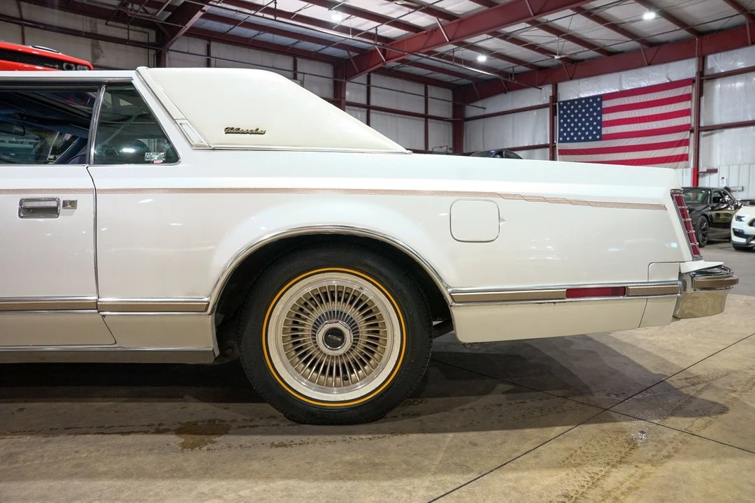 1979 Lincoln Continental Mark V - Image 2 of 10