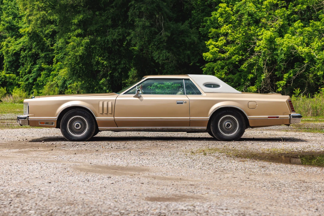 1979 Lincoln Continental Mark V - Image 13 of 31