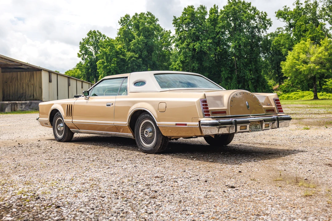1979 Lincoln Continental Mark V - Image 11 of 31