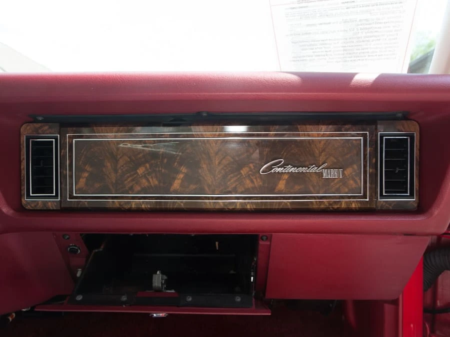 1979 Lincoln Continental Mark V - Image 8 of 11