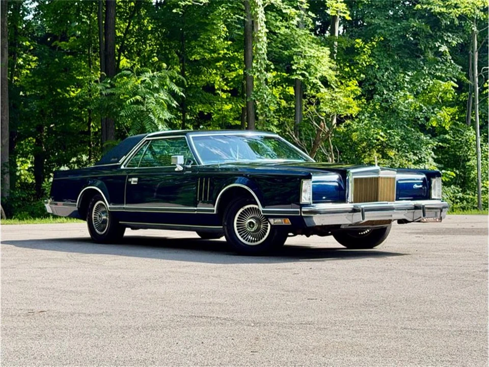 1979 Lincoln Continental Mark V - Image 2 of 31