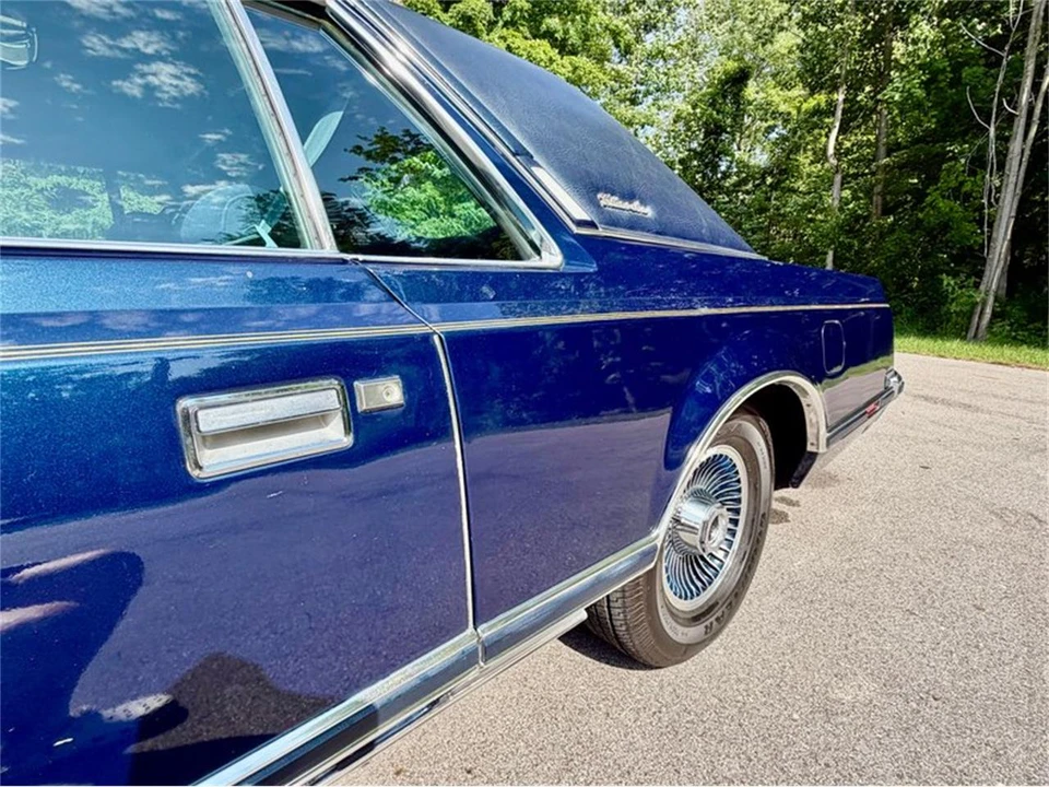 1979 Lincoln Continental Mark V - Image 20 of 31
