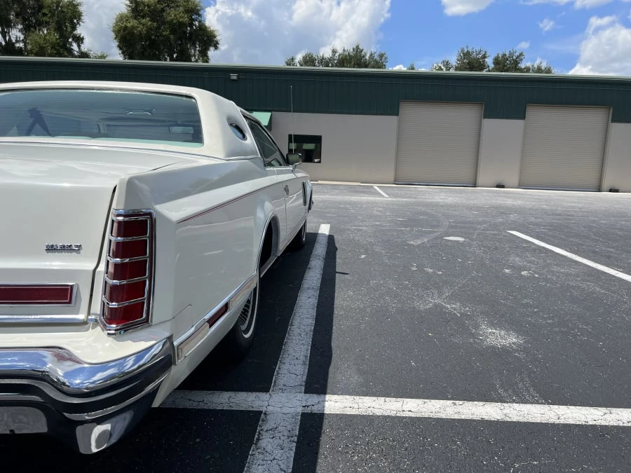 1979 Lincoln Continental Mark V - Image 8 of 26