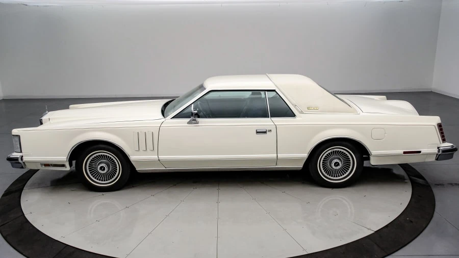1979 Lincoln Continental Mark V - Image 2 of 31