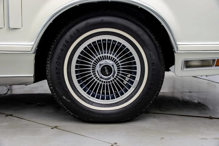 1979 Lincoln Continental Mark V - Image 18 of 31